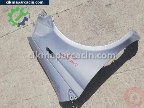 Toyota Auris Sağ Çamurluk çıkma parça