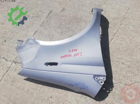 Toyota Auris Sağ Çamurluk çıkma parça