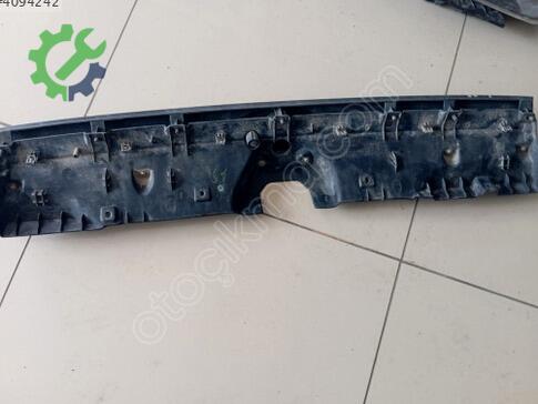 Ford Tourneo Connect Ön Panjur çıkma parça