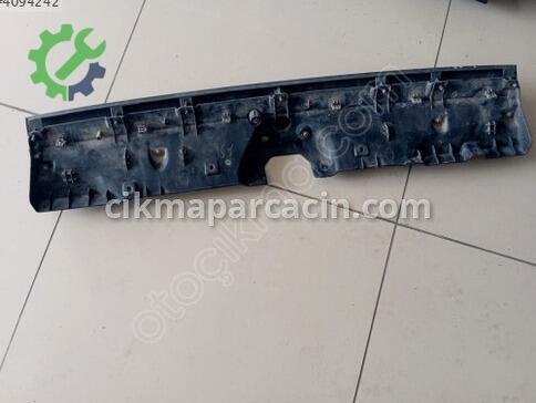 Ford Tourneo Connect Ön Panjur çıkma parça