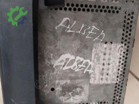 Fiat Albea Teyp çıkma parça