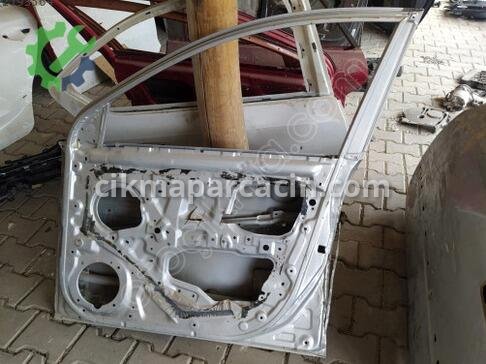 Hyundai Accent Sağ Ön Kapı çıkma parça