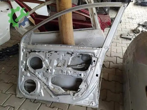 Hyundai Accent Sağ Ön Kapı çıkma parça