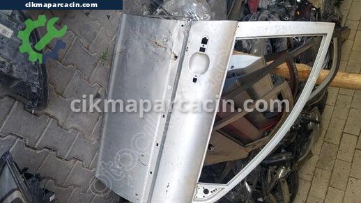 Hyundai Accent Sağ Ön Kapı çıkma parça