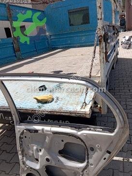Toyota Yaris Sağ Arka Kapı çıkma parça
