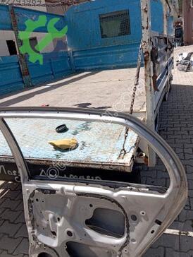 Toyota Yaris Sağ Arka Kapı çıkma parça