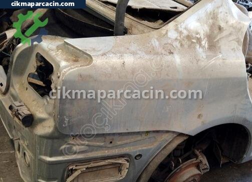 Toyota Avensis Sağ Arka Çamurluk çıkma parça