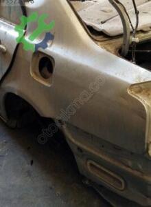 2006 Toyota Avensis için Sağ-Sol Arka Çamurluk Parçaları