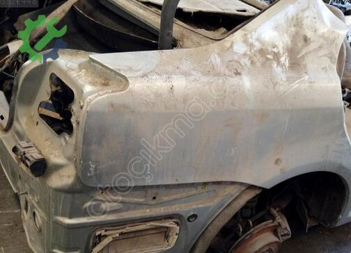 Toyota Avensis Sağ Arka Çamurluk çıkma parça