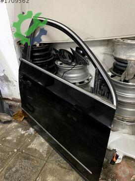 Volkswagen Passat Sağ Ön Kapı çıkma parça
