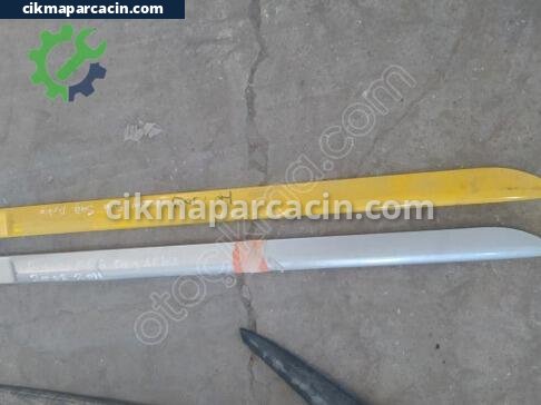 Hyundai Accent Kapı Çıtası çıkma parça