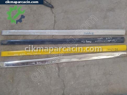 Hyundai Accent Kapı Çıtası çıkma parça