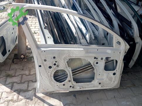 Skoda Superb Sol Ön Kapı çıkma parça