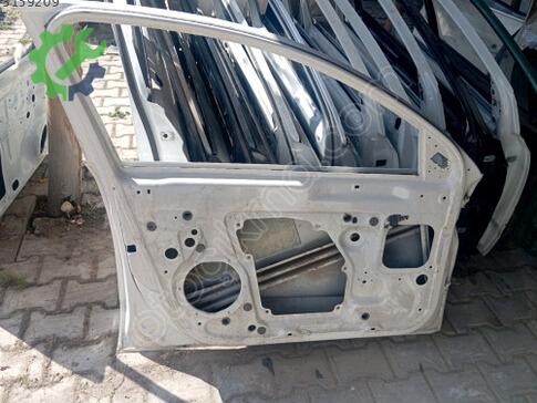 Skoda Superb Sol Ön Kapı çıkma parça