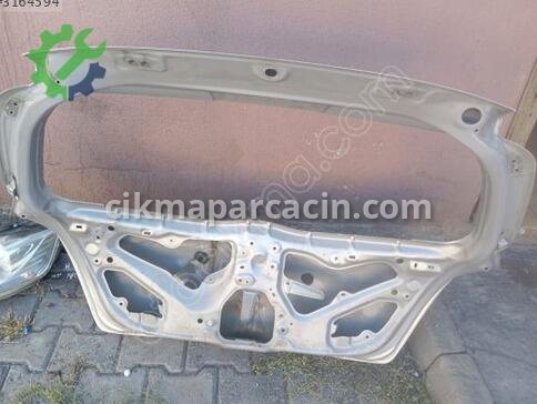Toyota Yaris Bagaj Kapağı çıkma parça
