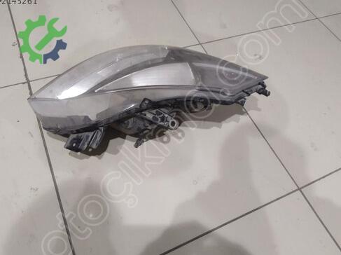 Renault Clio Sağ Ön Far çıkma parça