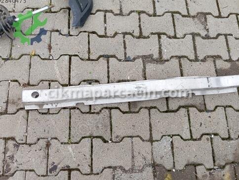 Audi A3 Ön Tampon Demiri çıkma parça