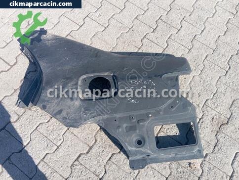 Toyota Corolla Sol Arka Çamurluk çıkma parça