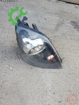 Ford Fiesta Sağ Ön Far çıkma parça