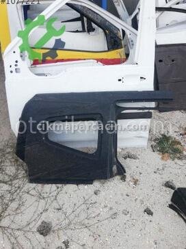 Fiat Fiorino Sağ Arka Çamurluk çıkma parça