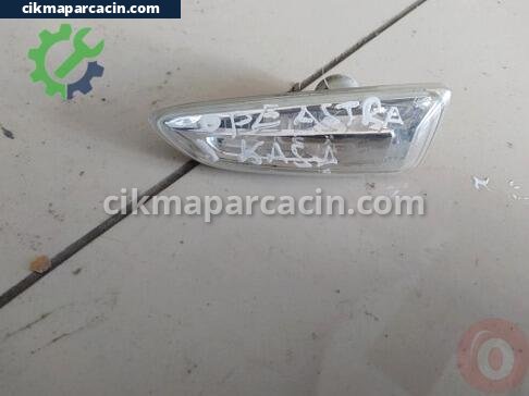 Opel Astra Sinyal çıkma parça