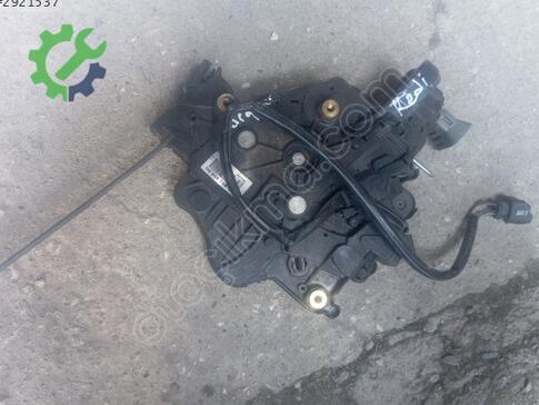 Volkswagen Transporter Sağ Kapı Kilidi çıkma parça