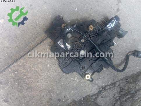 Volkswagen Transporter Sağ Kapı Kilidi çıkma parça