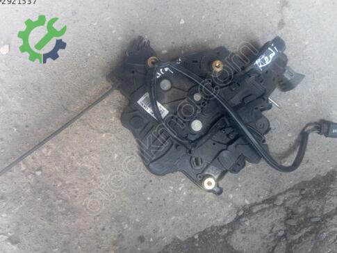 Volkswagen Transporter Sağ Kapı Kilidi çıkma parça