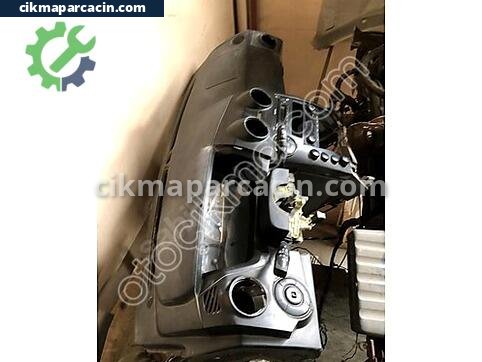 Tesla Model S Torpido çıkma parça