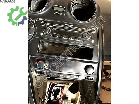 Tesla Model S Torpido çıkma parça