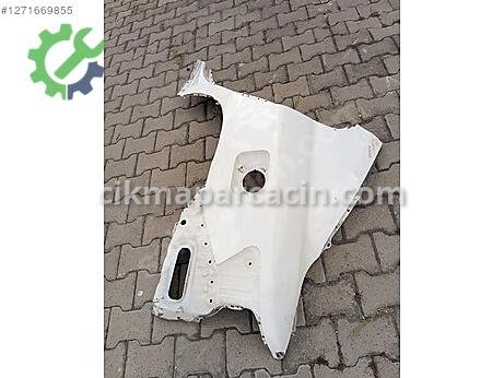 Toyota Avensis Sol Arka Çamurluk çıkma parça