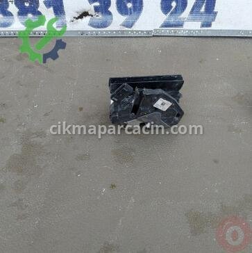 Ford Focus Sağ Ön Kapı Kilidi çıkma parça