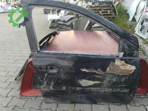 Renault Clio Sağ Ön Kapı çıkma parça