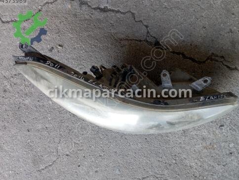 Hyundai Elantra Sağ Ön Far çıkma parça