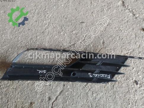 Audi A3 Sis Farı Çerçevesi çıkma parça