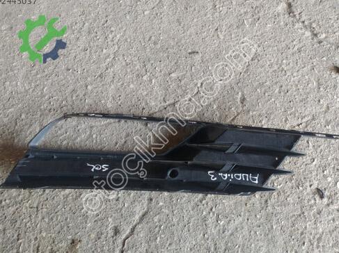 Audi A3 Sis Farı Çerçevesi çıkma parça