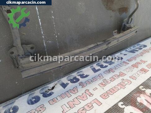 Peugeot 301 Ön Tampon Demiri çıkma parça