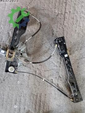 Opel Astra Sağ Ön Cam Krikosu çıkma parça