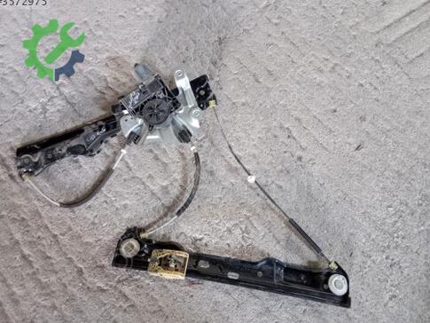 Opel Astra Sağ Ön Cam Krikosu çıkma parça