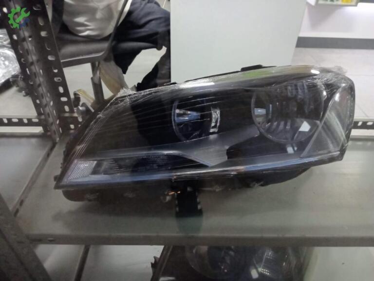 Volkswagen Passat Halojen Far çıkma parça