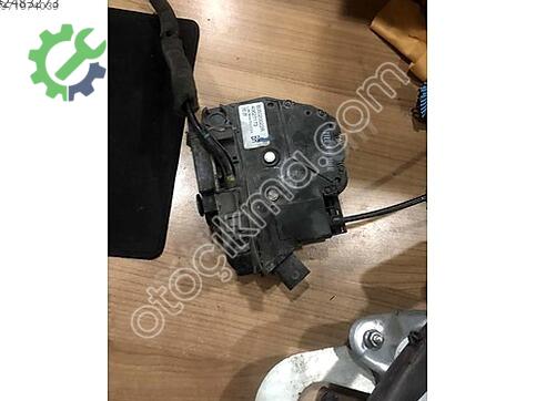 Renault Fluence Sağ Kapı Kilidi çıkma parça