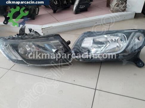 Dacia Sandero Sağ Ön Far çıkma parça