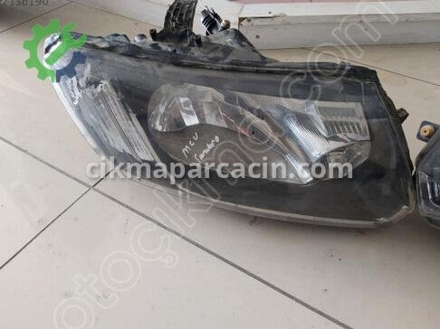 Dacia Sandero Sağ Ön Far çıkma parça
