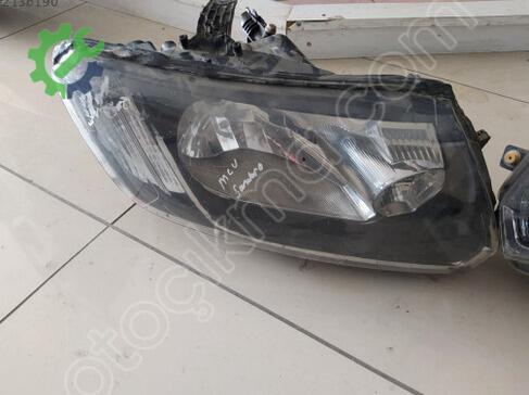 Dacia Sandero Sağ Ön Far çıkma parça