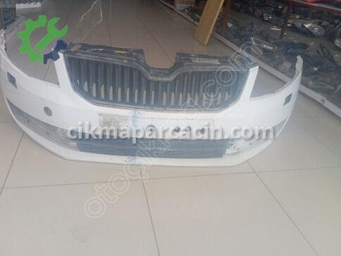 Skoda Octavia Ön Tampon çıkma parça