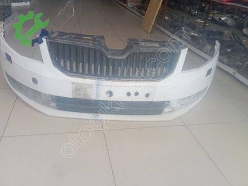 Skoda Octavia Ön Tampon çıkma parça