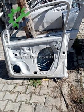 Volkswagen Polo Sağ Ön Kapı çıkma parça