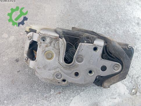 Opel Astra Sağ Ön Kapı Kilidi çıkma parça