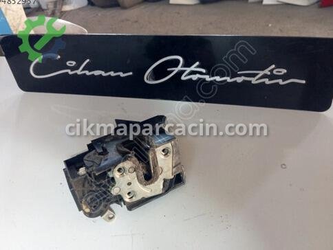 Renault Clio Sağ Arka Kapı Kilidi çıkma parça