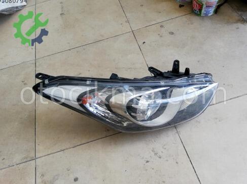 Hyundai i30 Mercekli Far çıkma parça